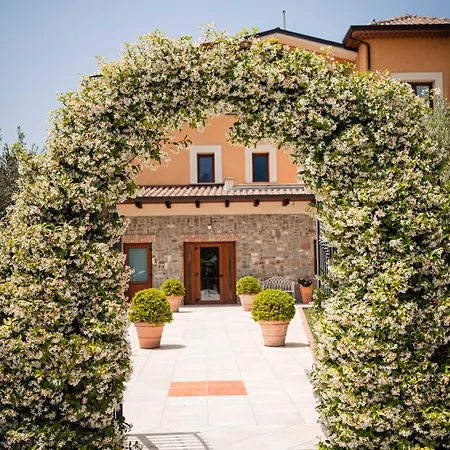 Country house Casale Degli Ulivi *